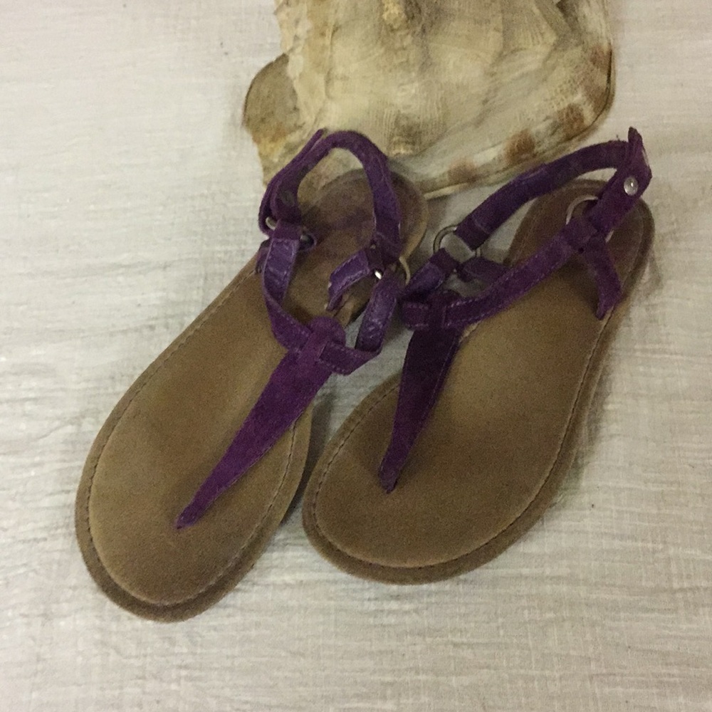 American Eagle Purple Suede Thong Sandals